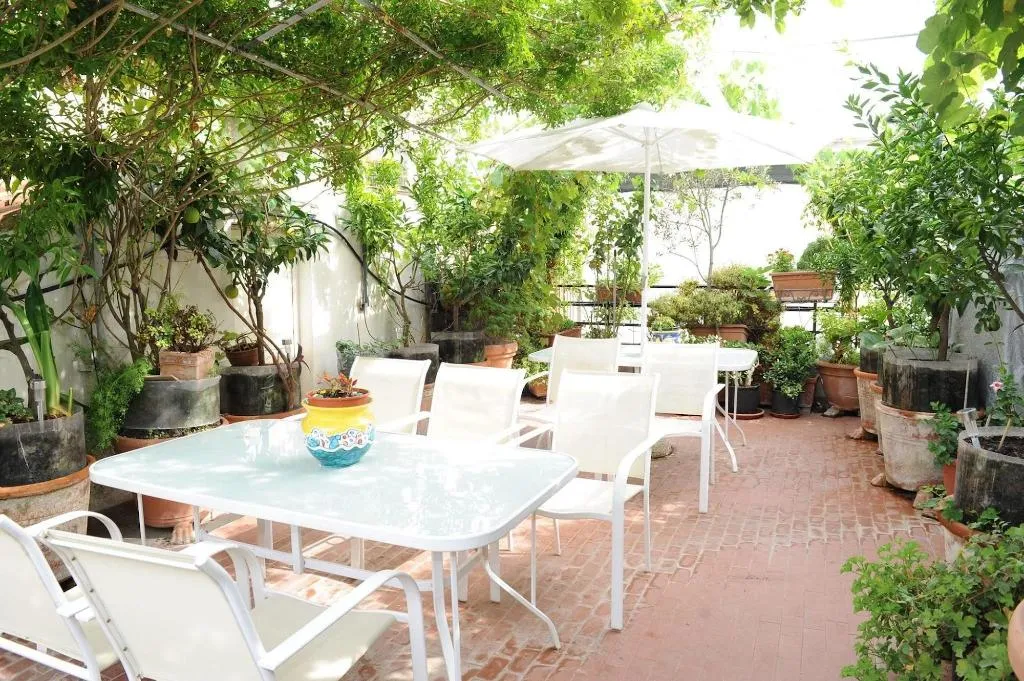 Terrace, Come D'Incanto a Napoli, Naples