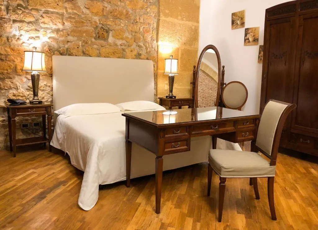 QUADRUPLE DELUXE Room, Hotel Carmine, Palermo