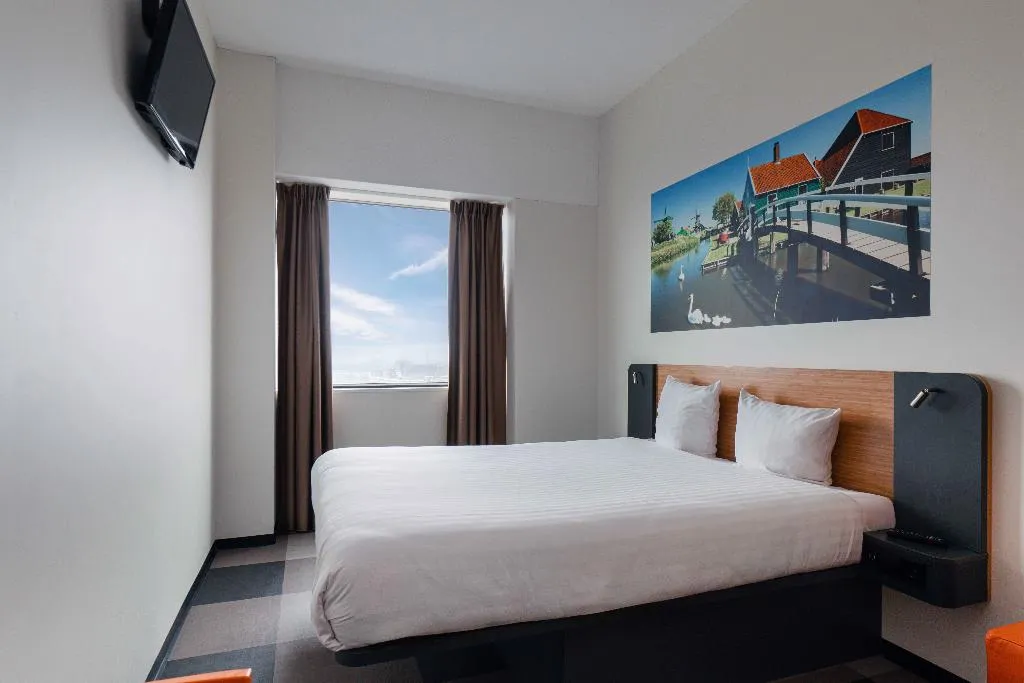 DOUBLE STANDARD Room, easyHotel Amsterdam Zaandam, Amsterdam