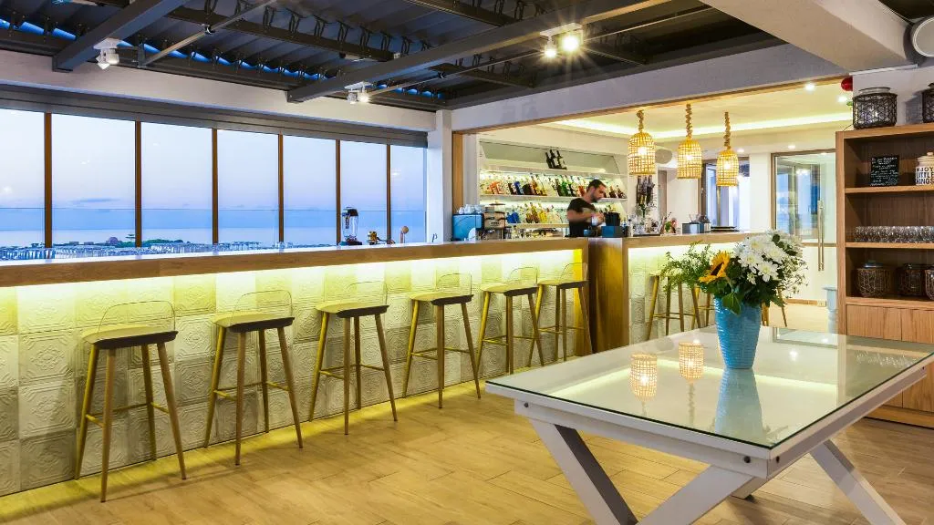 Bar, Menta City Boutique Hotel, Crete