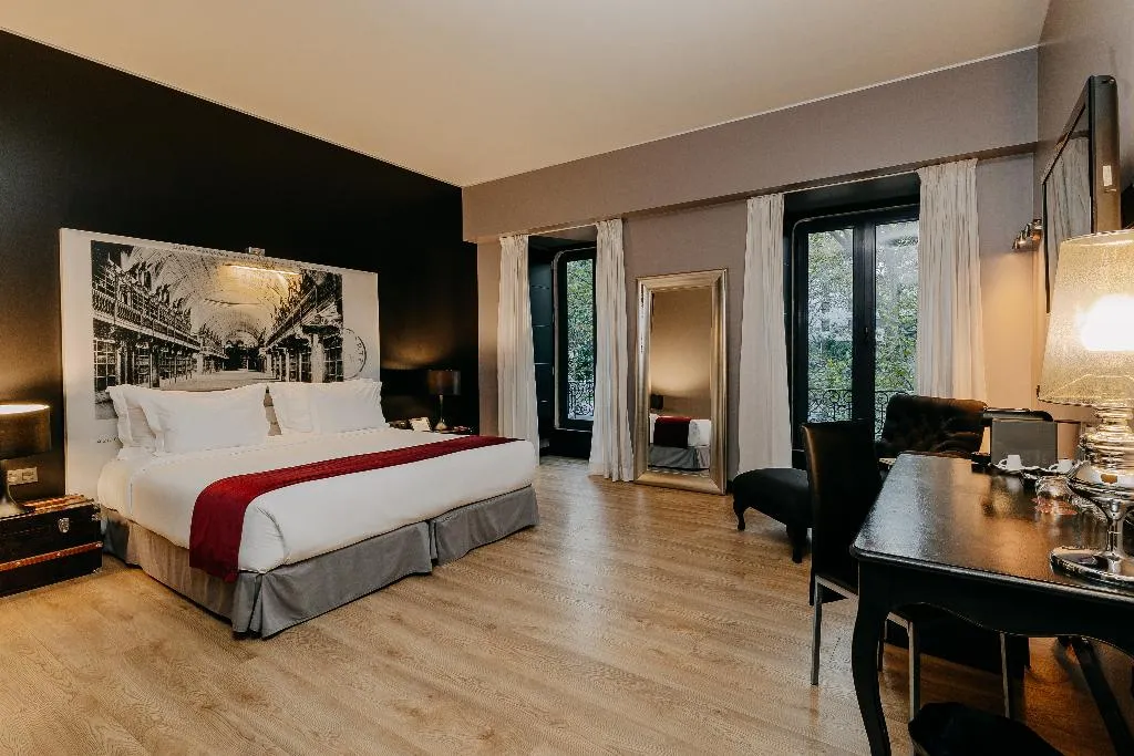 Double or Twin DELUXE WITH BALCONY Room, 138 Liberdade Hotel, Lisbon