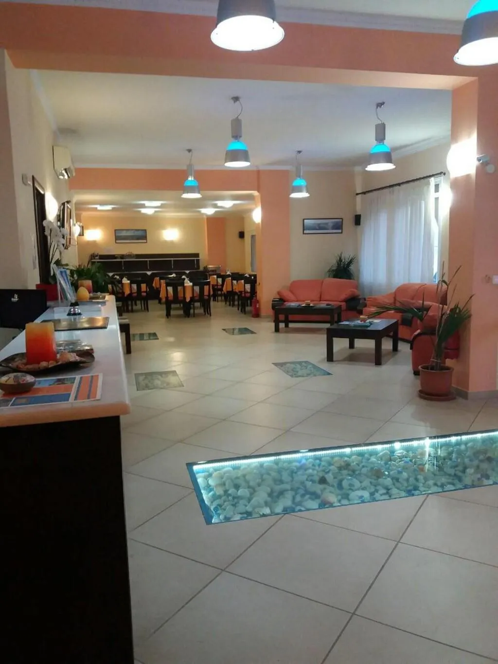 Lobby, Romantica, Kythira