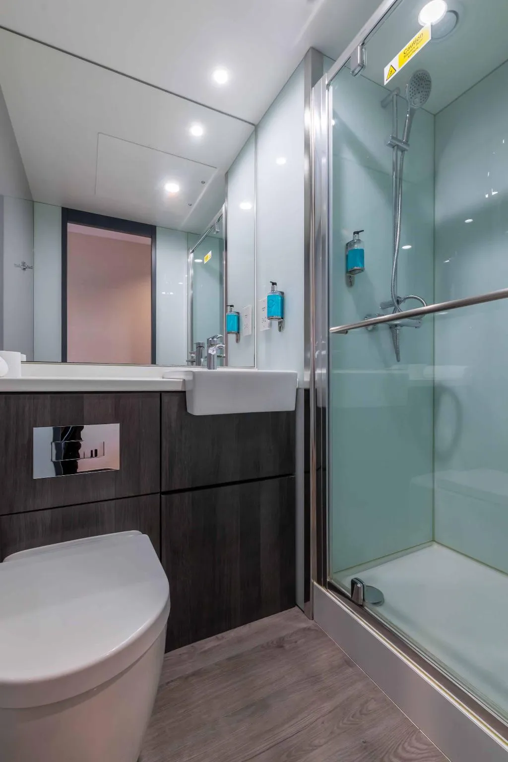 TWIN STANDARD Room, easyHotel Dublin City Centre, Dublin