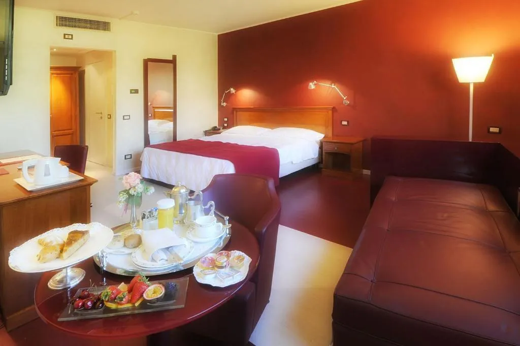 JUNIOR SUITE STANDARD Room, Art Hotel Navigli, Milan