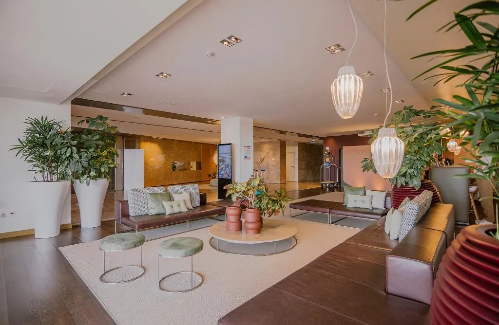 Lobby, Occidental Faro, Algarve
