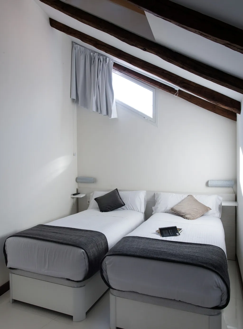 APARTMENT CAPACITY 6 Room, Roisa Suites, Madrid