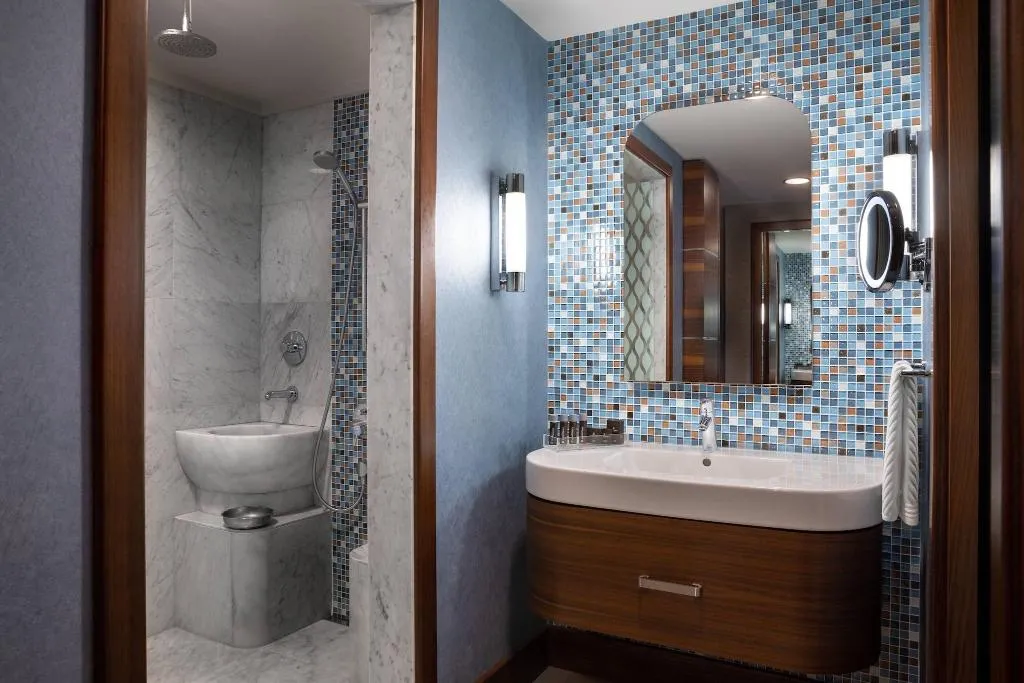 Room, Renaissance Izmir, Izmir