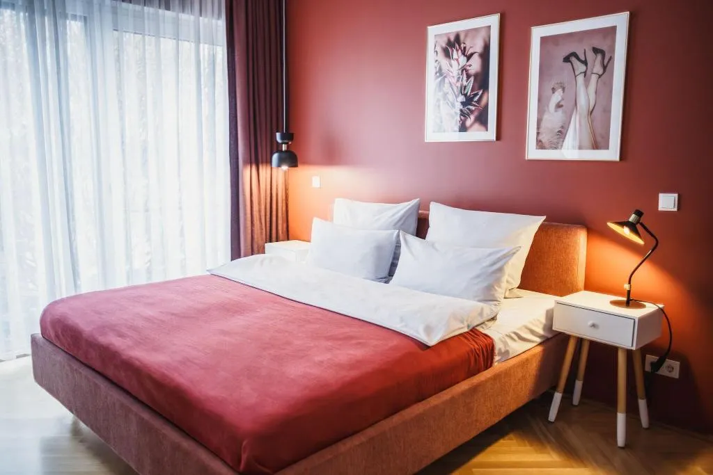 APARTMENT DELUXE QUEEN BED Room, The Circus Apartments, Berlin