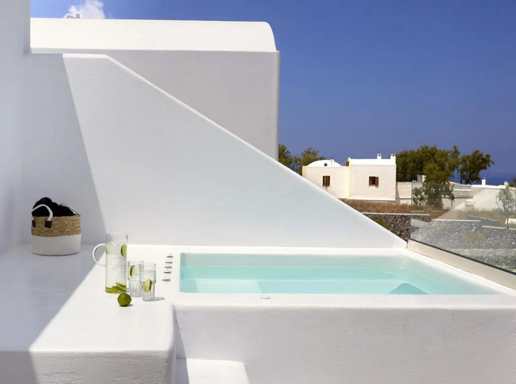 SUITE WITH JACUZZI Room, Altera Pars Suites, Santorini