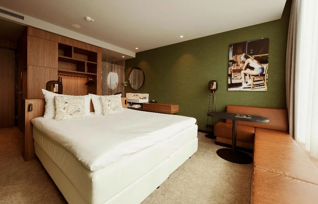 DOUBLE COMFORT Room, Van der Valk Hotel Amsterdam Zuidas, Amsterdam
