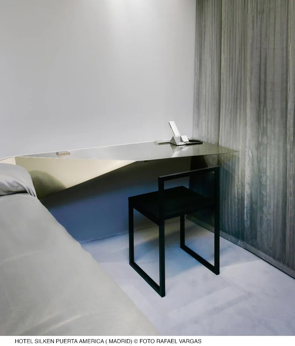 DOUBLE STANDARD Room, Puerta America Madrid, Madrid