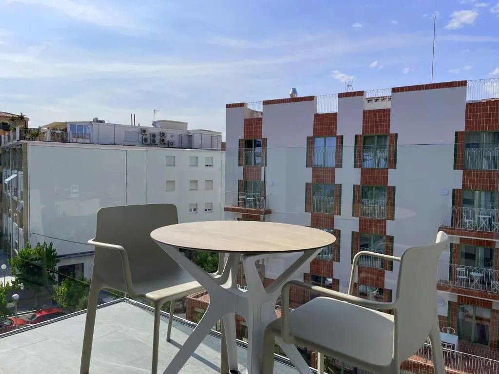 APARTMENT CAPACITY 4 Room, Rentalmar Suites Salou Families only, Costa Dorada