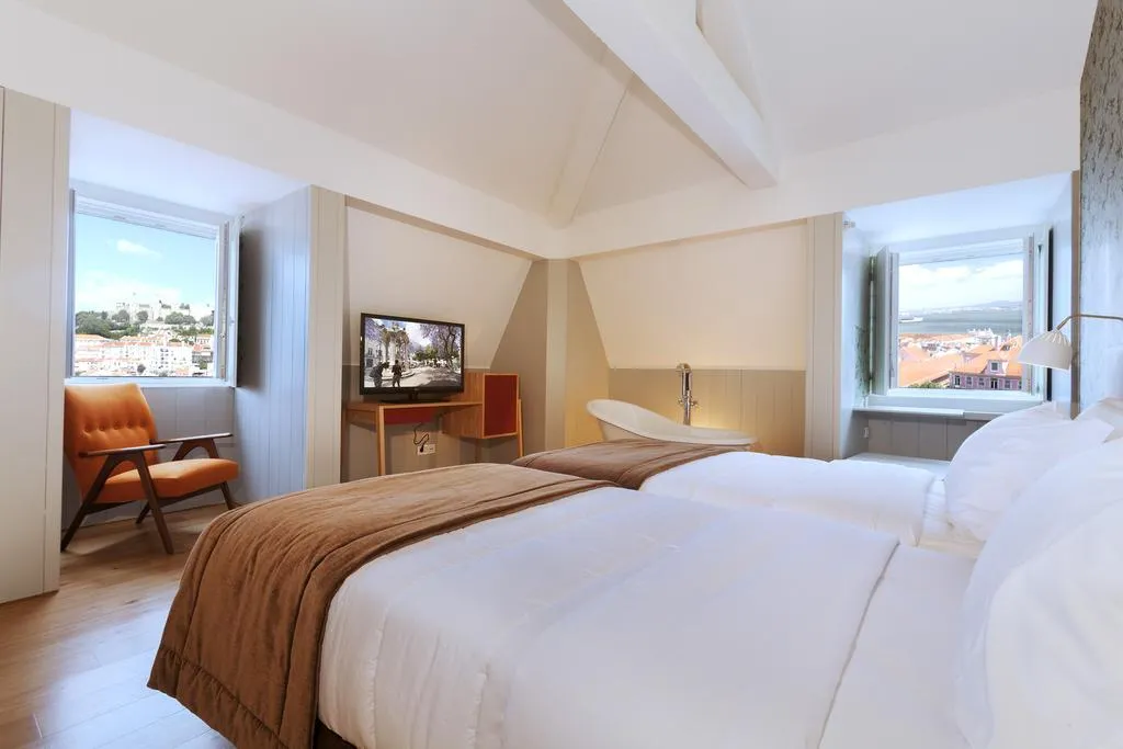 Double or Twin PREMIUM Room, Lisboa Carmo Hotel, Lisbon