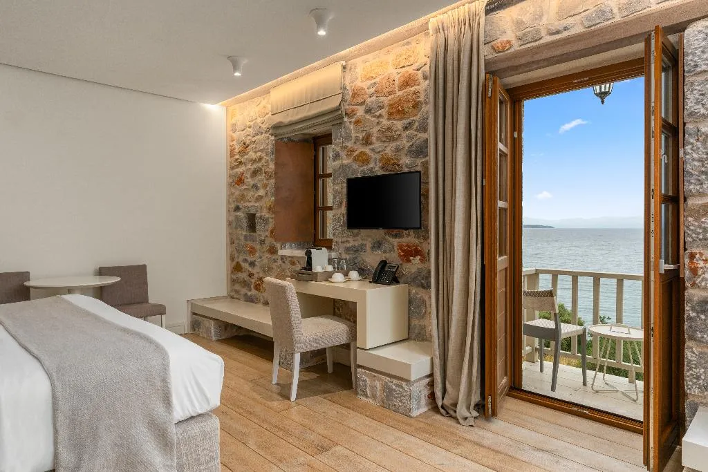 JUNIOR SUITE SEA VIEW Room, 100 Rizes Seaside Resort, Athens