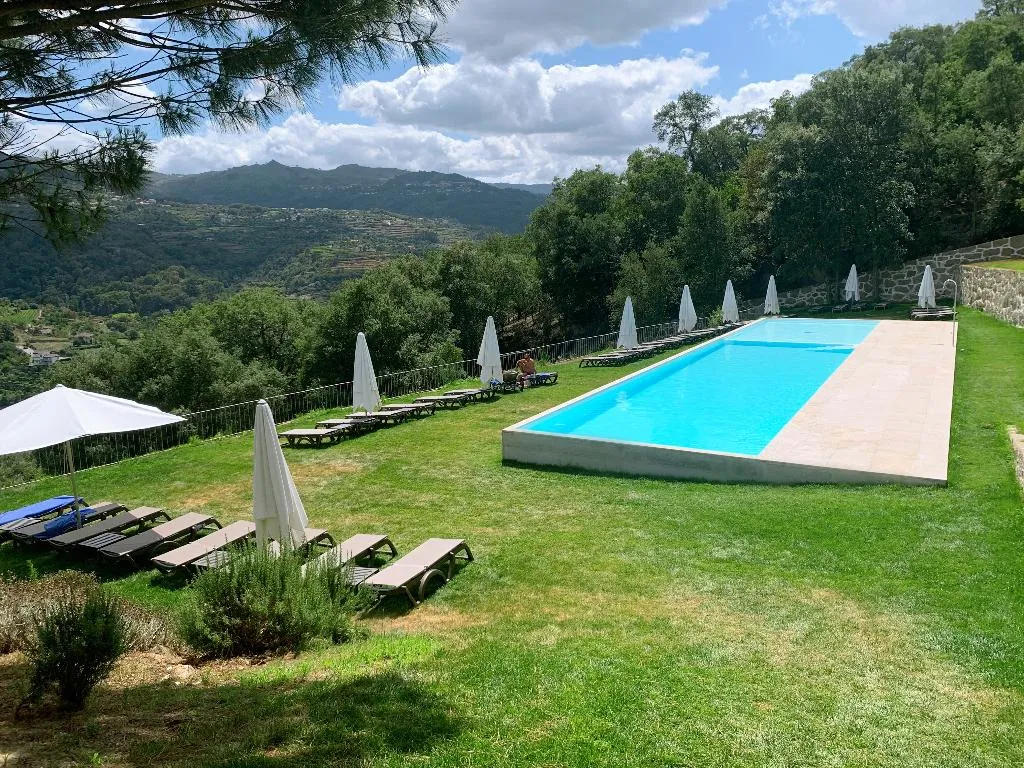 Pool, Douro Palace, Porto