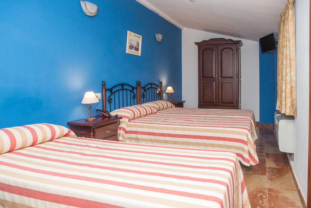 TRIPLE STANDARD Room, San Cayetano, Costa Del Sol