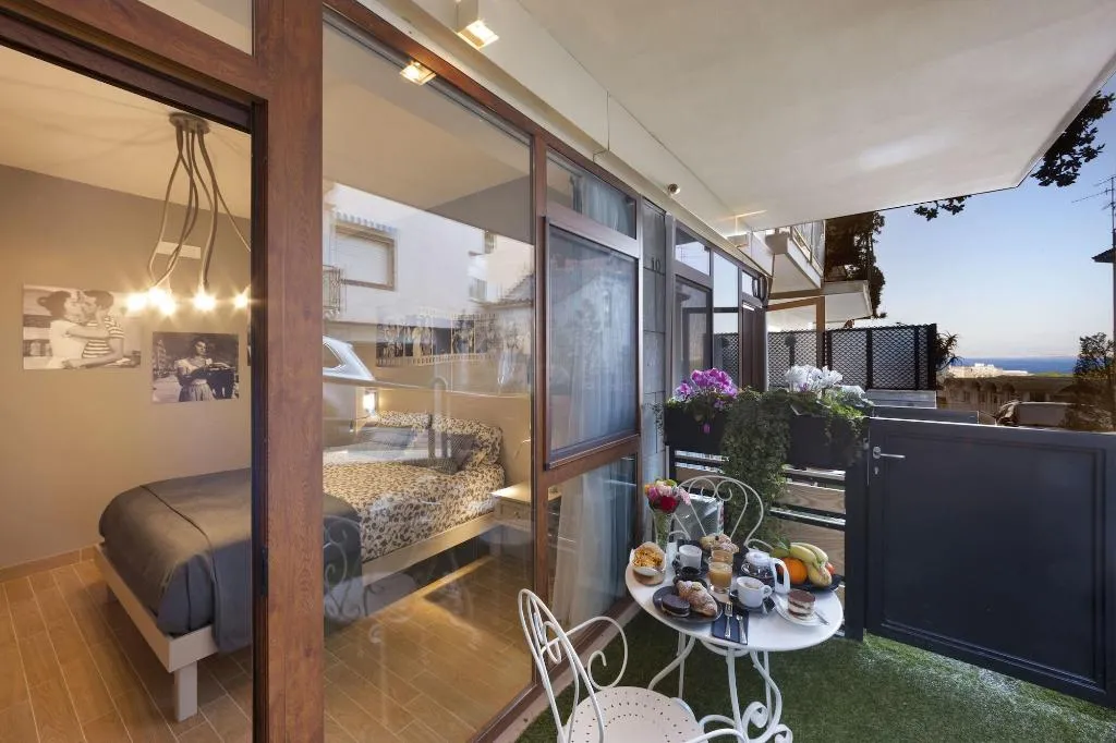 Room, B B Sorrento Queen, Naples