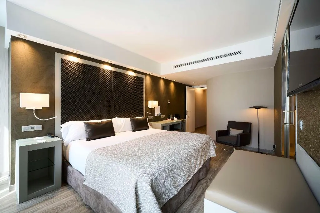 Room, Catalonia Square, Barcelona