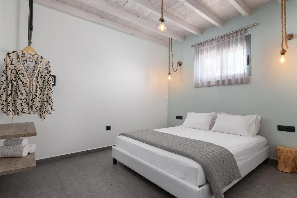 VILLA SIX BEDROOMS THREE BATHROOMS Room, Southrock Villas, Rhodes