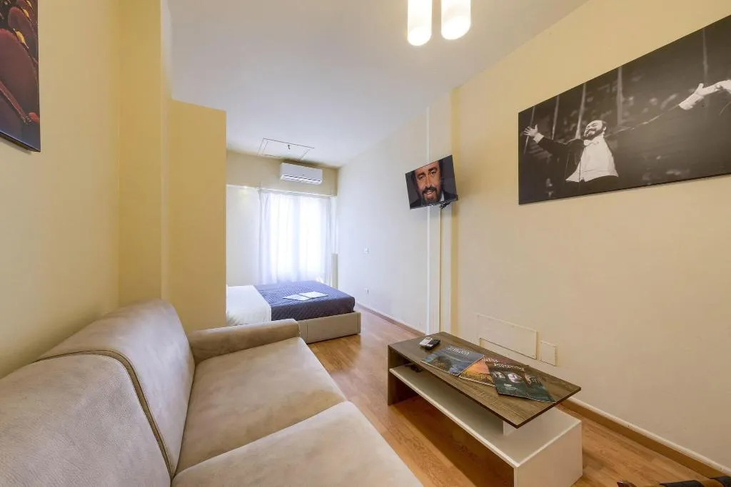 DOUBLE QUEEN SIZE BED Room, Home Boutique Santa Maria Novella, Florence