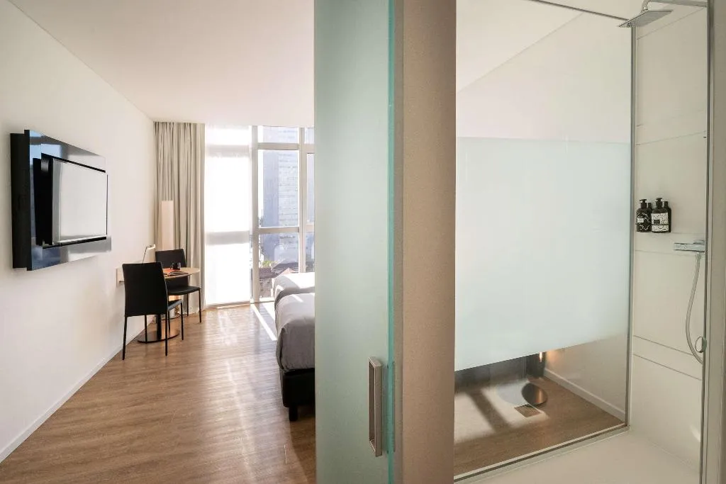 Room, Innside Milano Torre Galfa, Milan
