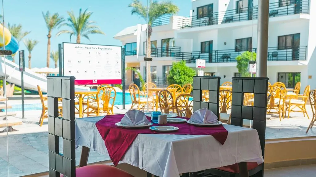 Restaurant, La Rosa Waves Beach Resort And Aqua Park, Red Sea Riviera