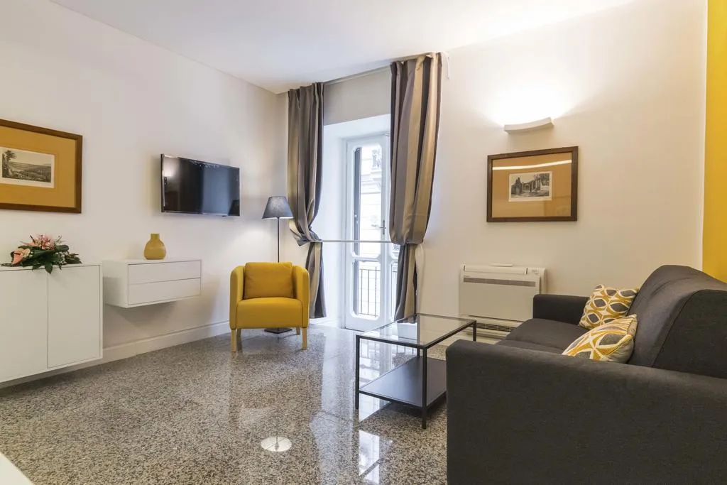 General view, Apartamentos Lungomare, Naples