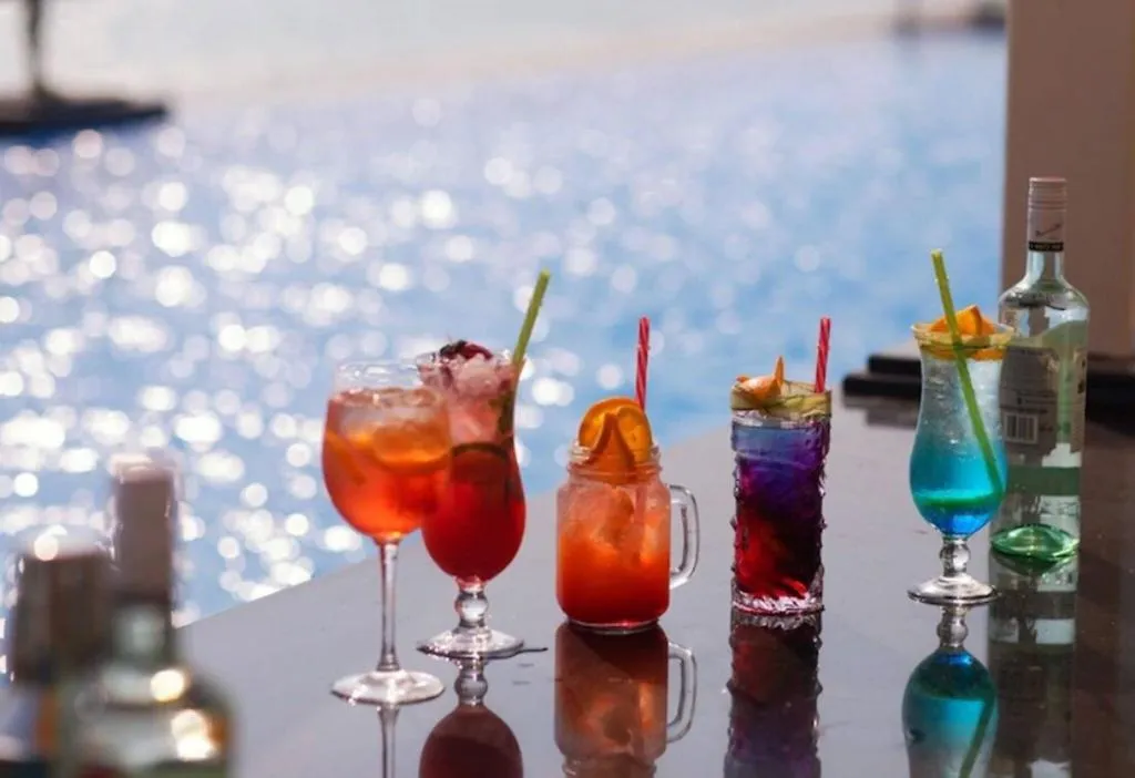 Bar, C Central Resort The Palm Dubai, Dubai