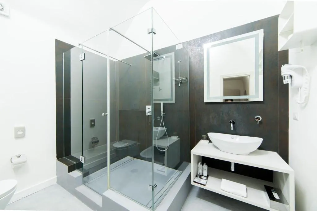 Room, Dada Suite, Naples