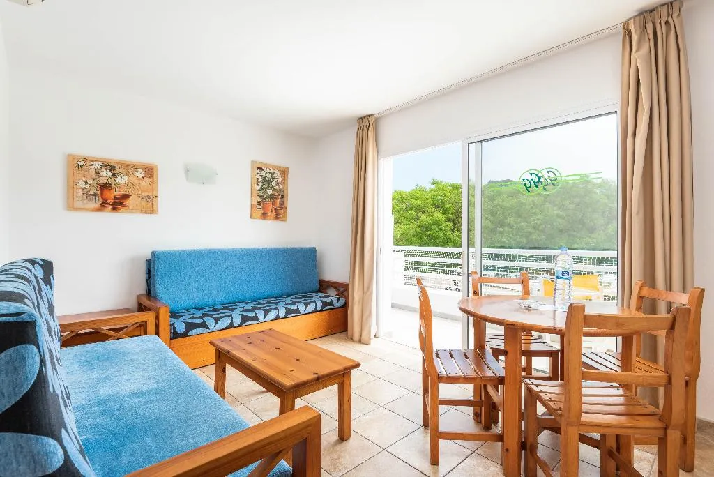 APARTMENT CAPACITY 4 ONE BEDROOM Room, Galdana Gardens, Menorca