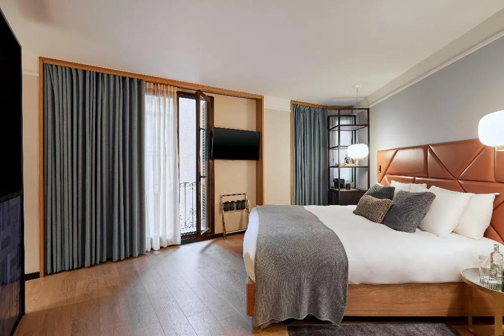 DOUBLE PREMIUM KING BED Room, Kimpton Vividora Hotel, Barcelona