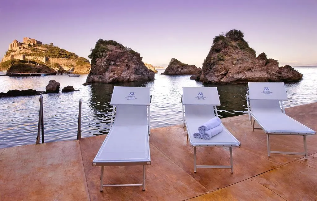Terrace, Strand Hotel Delfini, Naples