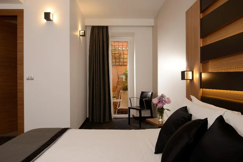 DOUBLE STANDARD Room, Trevi, Rome