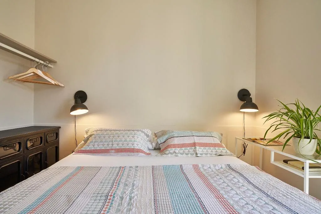 APARTMENT CAPACITY 5 THREE BEDROOM Room, Barcelona Sants Station Apartments, Barcelona