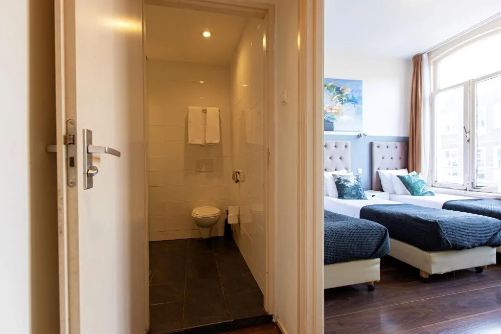 TRIPLE STANDARD Room, Quentin Arrive Hotel, Amsterdam