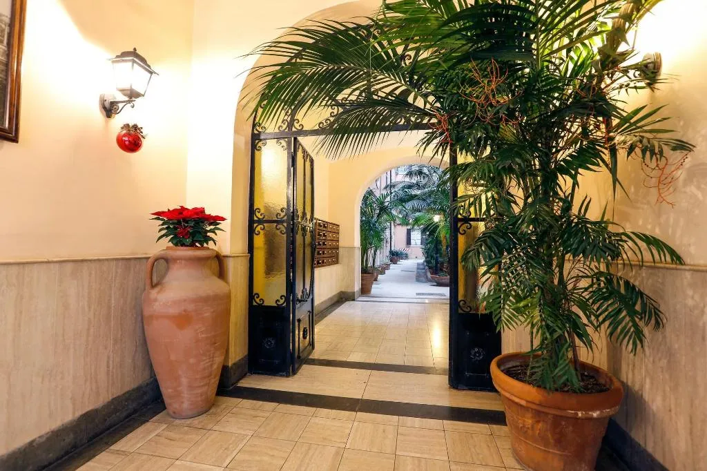 Lobby, Vanella Rome Domus, Naples