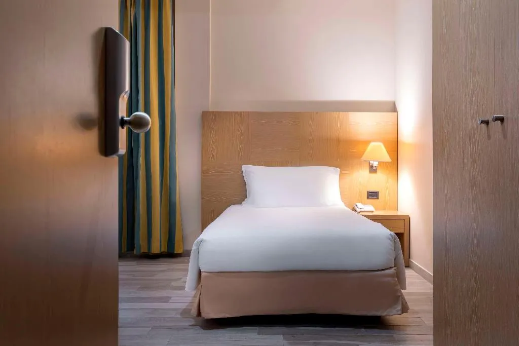 SINGLE ECONOMY Room, Best Western Cavalieri della Corona, Milan