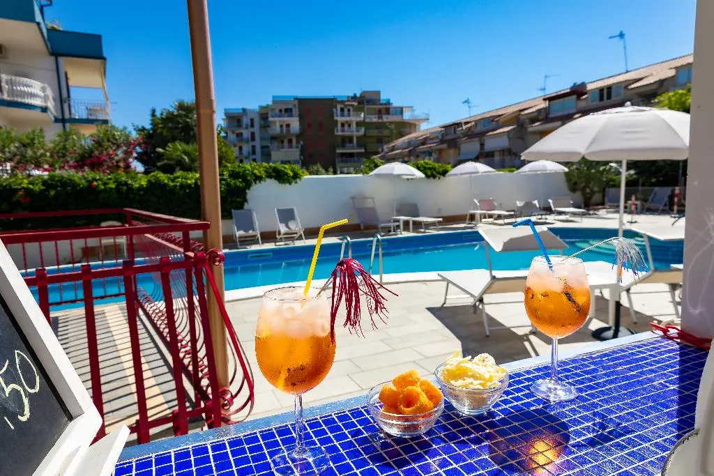 Pool, Hotel Alexander, Catania