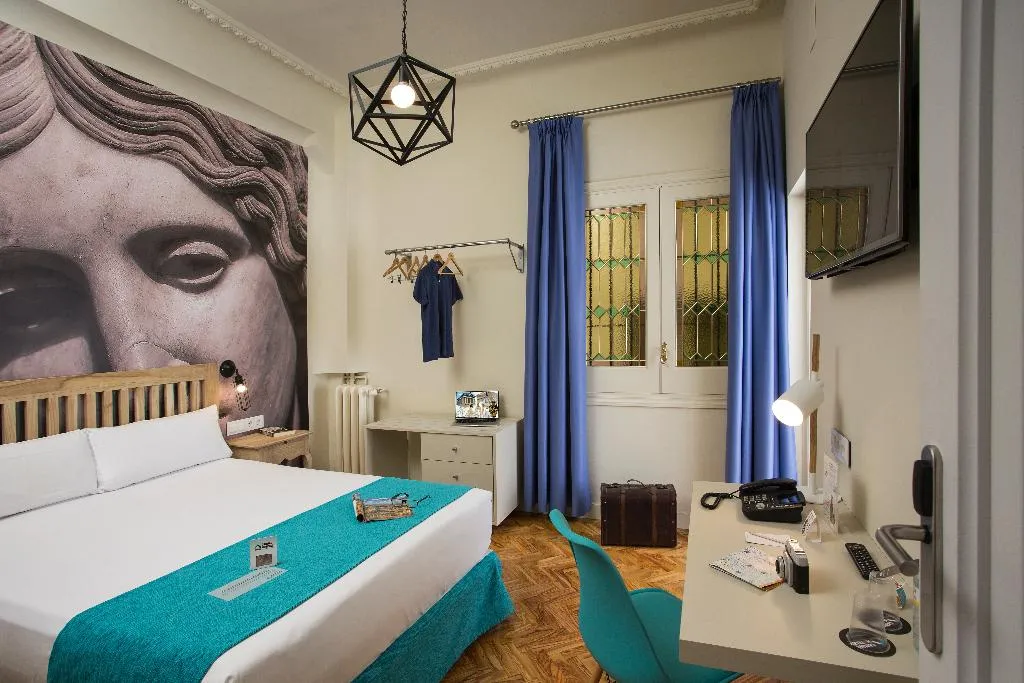 DOUBLE STANDARD Room, Casual del Teatro Madrid, Madrid