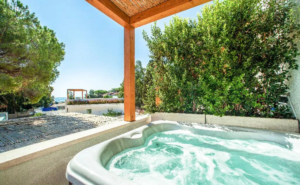 DOUBLE DELUXE WITH JACUZZI Room, Noha Lifestyle Hotel - Adults Only, Cagliari