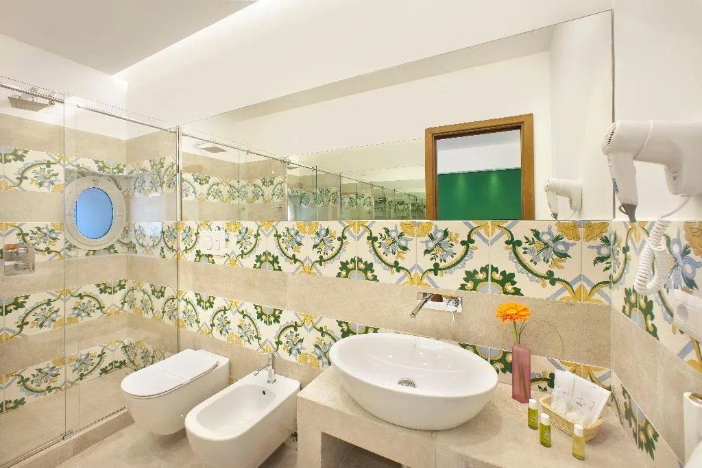 Double or Twin CLASSIC WITH BALCONY Room, Hotel Alpha, Naples