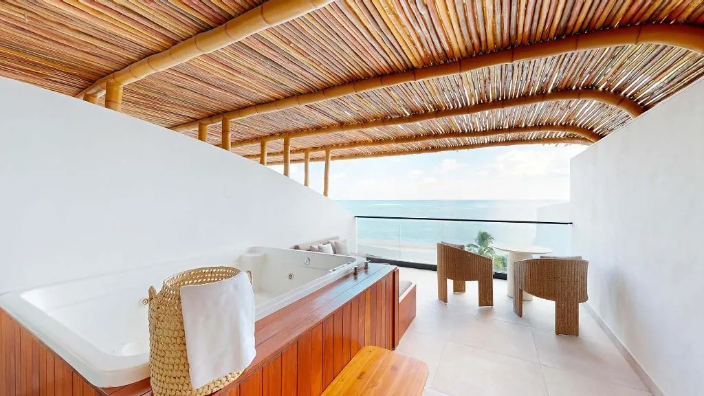 JUNIOR SUITE OCEAN FRONT Room, Ava Resort Cancun, Cancun Area