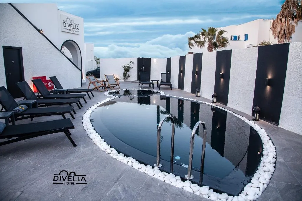 Pool, Divelia, Santorini