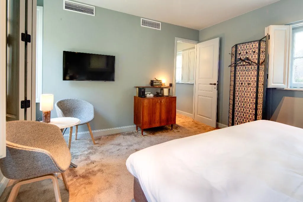 QUADRUPLE STANDARD Room, Hotel Monastere Maastricht, Amsterdam