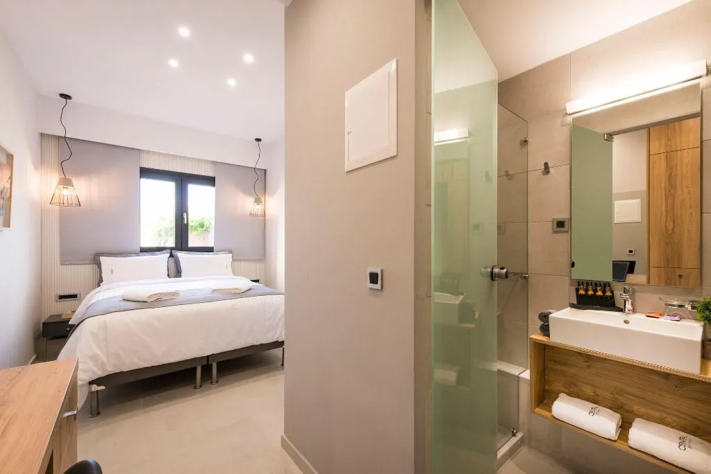 Room, Central City Hotel, Crete