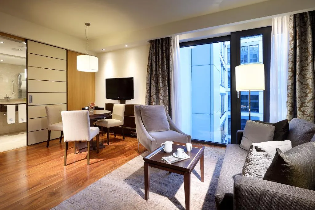 JUNIOR SUITE STANDARD Room, Eurostars Berlin, Berlin