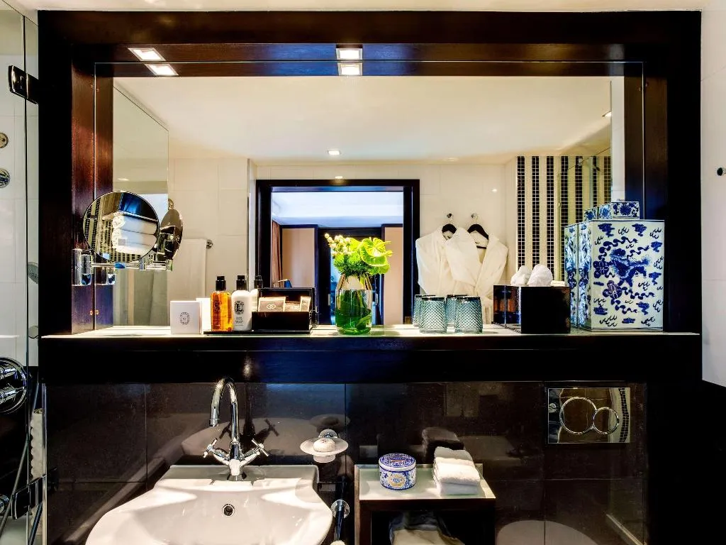 JUNIOR SUITE KING SIZE BED Room, Sofitel Lisbon Liberdade, Lisbon