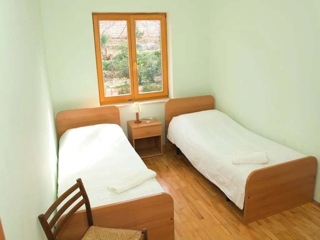 APARTMENT TWO BEDROOMS Room, Santic, Split