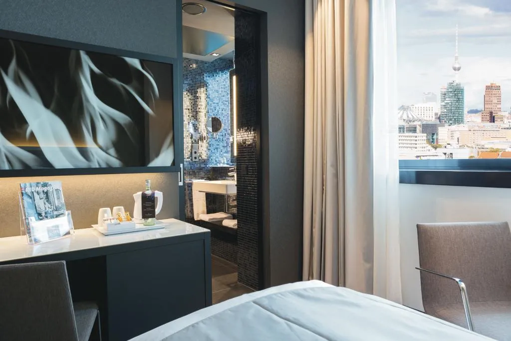 DOUBLE DELUXE Room, Hotel Riu Plaza Berlin, Berlin