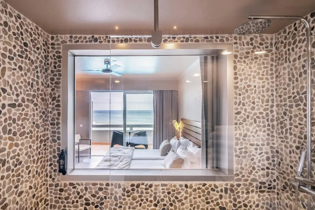 FAMILY ROOM SEA VIEW CAPACITY 4 Room, Arribas, Lisbon